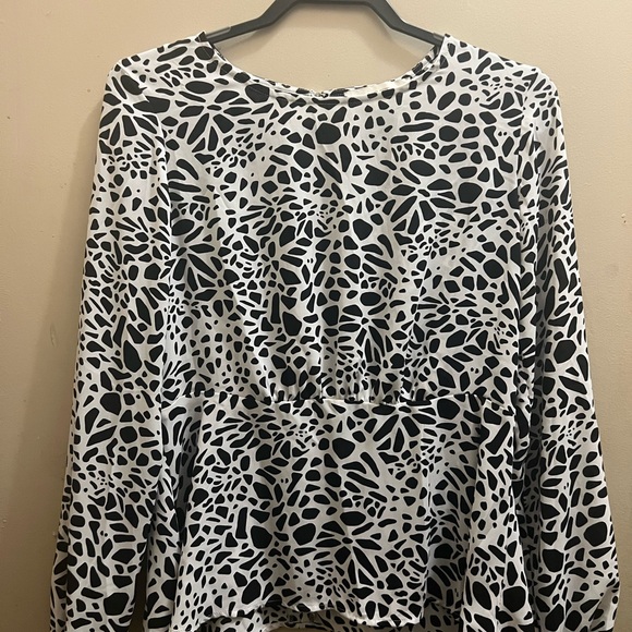 LOFT Tops - LOFT Monochrome Abstract Blouse